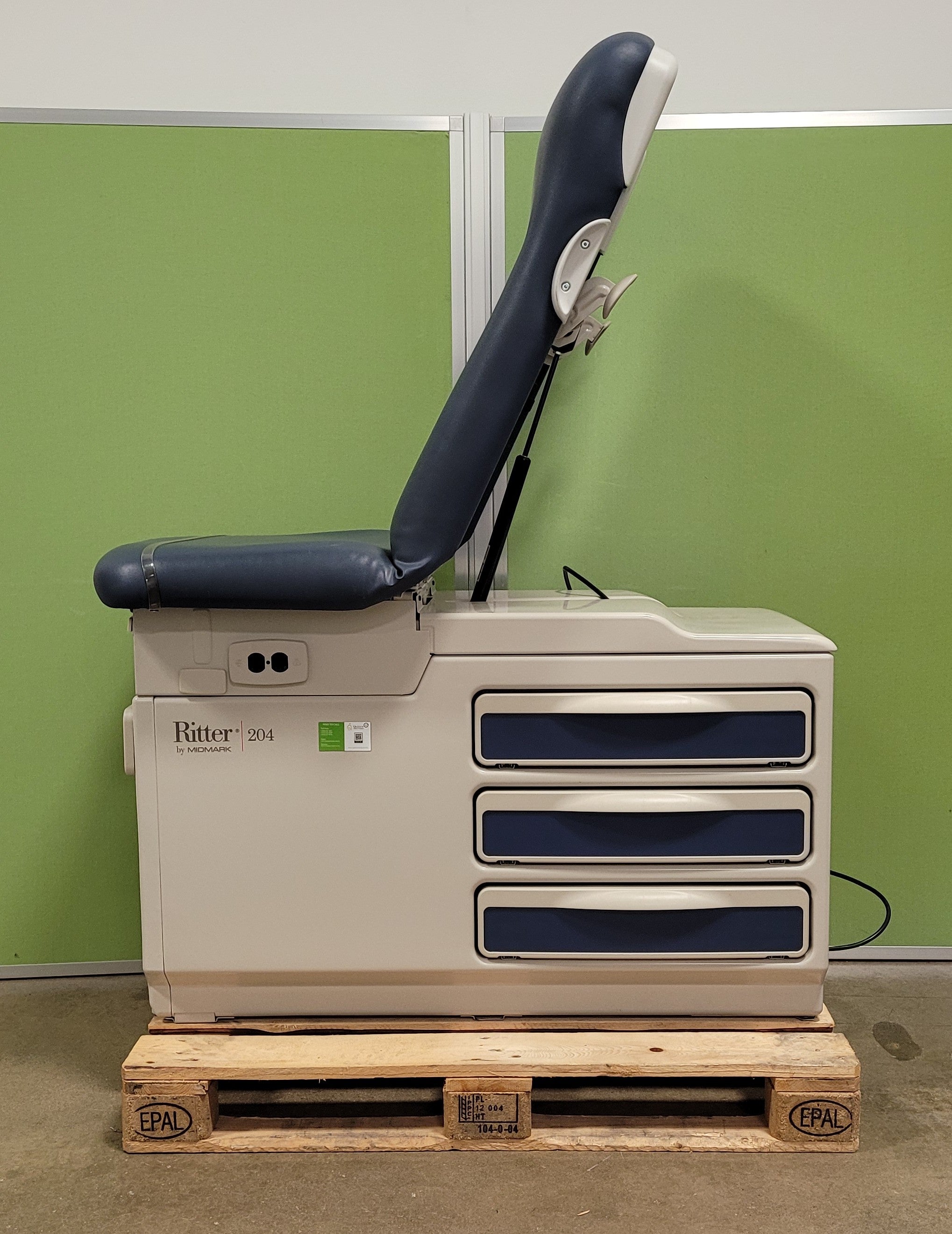 Midmark 204 Exam Table