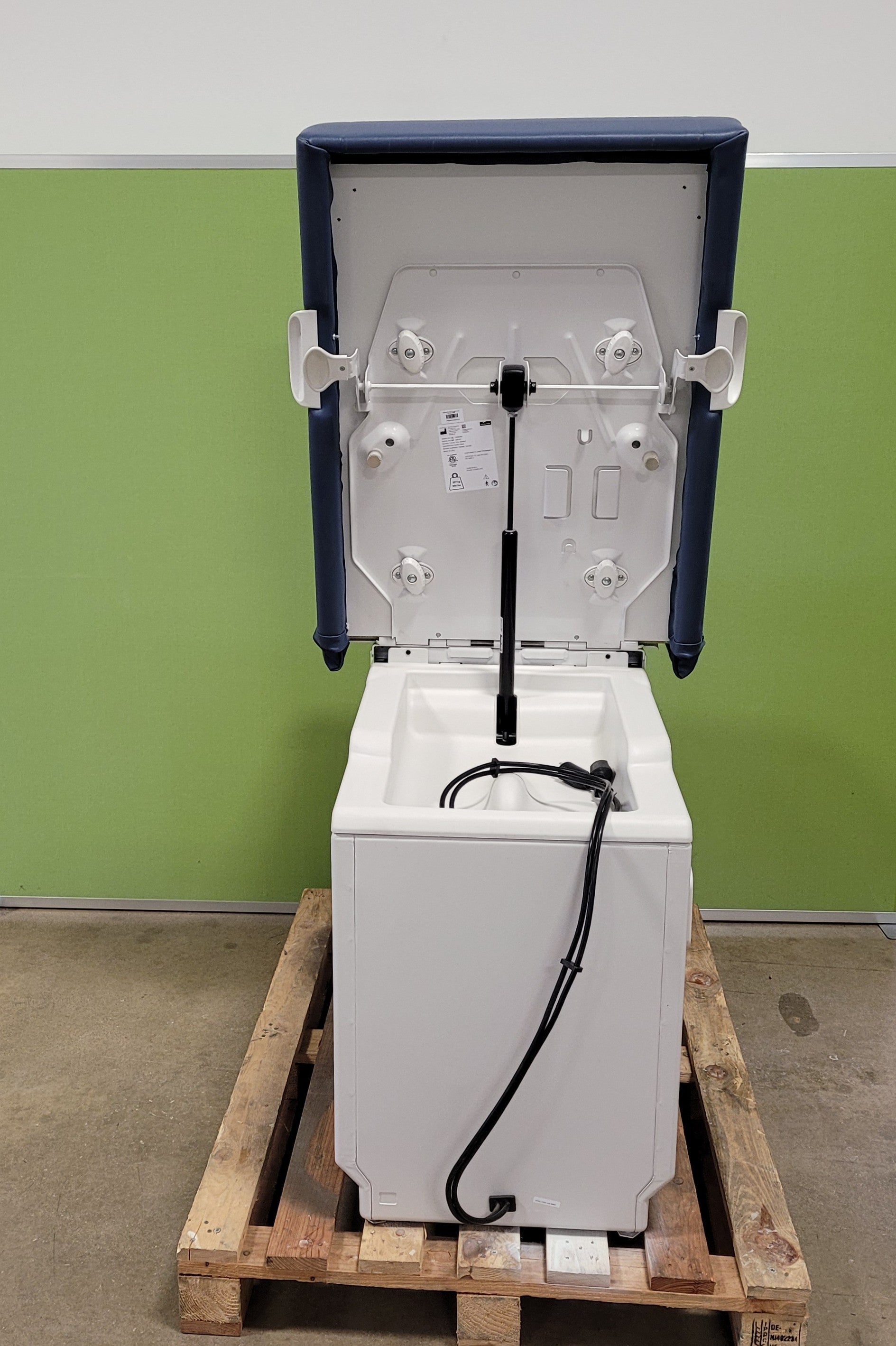 Midmark 204 Exam Table