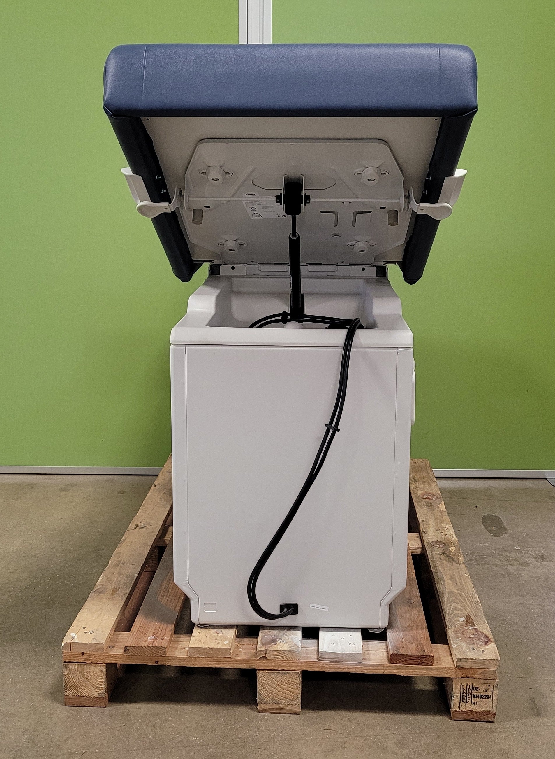 Midmark 204 Exam Table