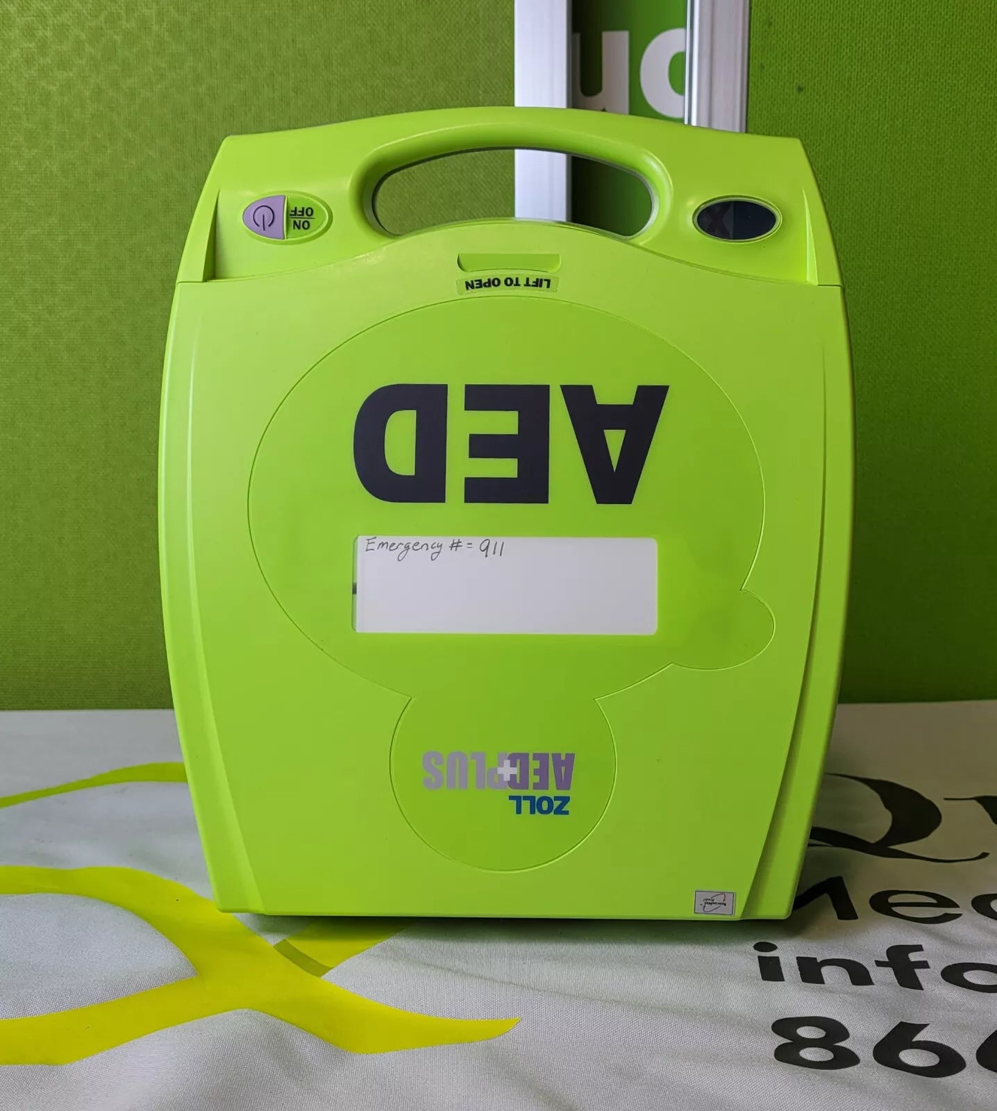 Zoll AED Plus Defibrillator