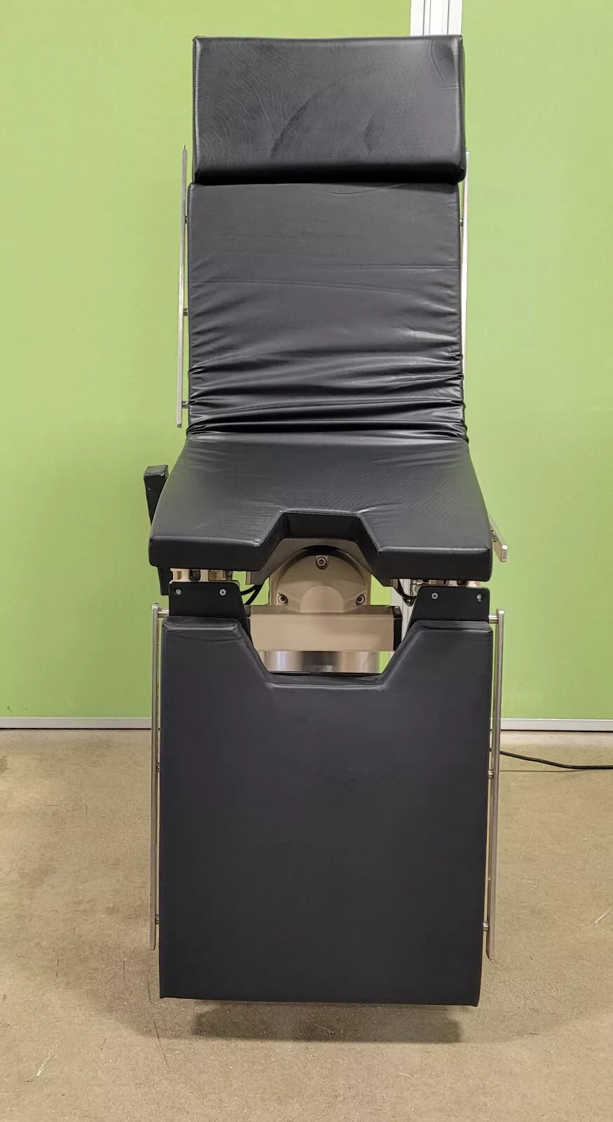 Skytron 6001 Elite Surgical Table