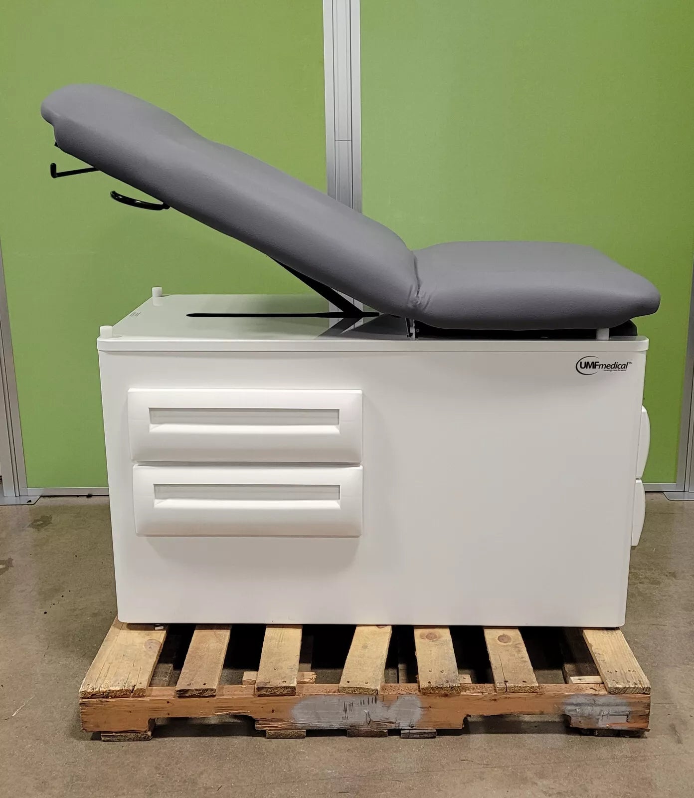 UMF 5240 Signature Series Exam Table