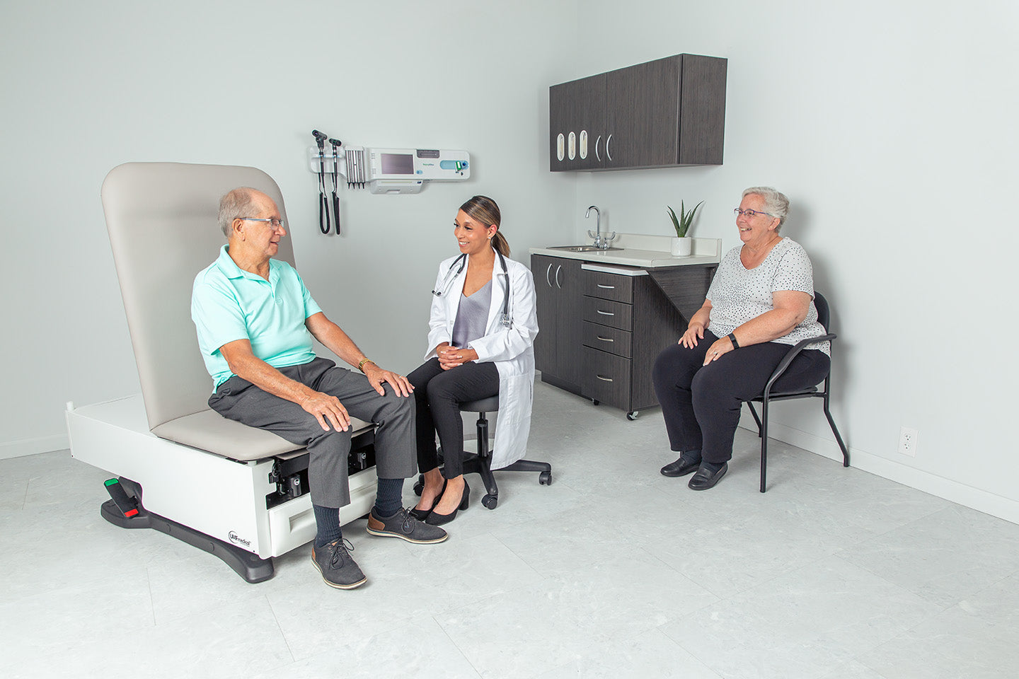 UMF Medical FusionONE+ ProGlide 3503 Power Hi-Lo Exam Table with Premium Upholstery UMF 3503-500-305SL | QuinceMedical.com
