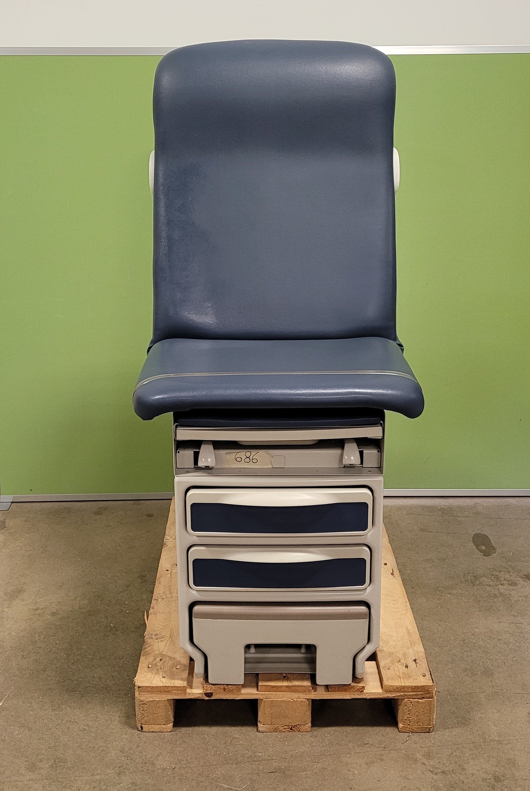 Midmark 204 Exam Table