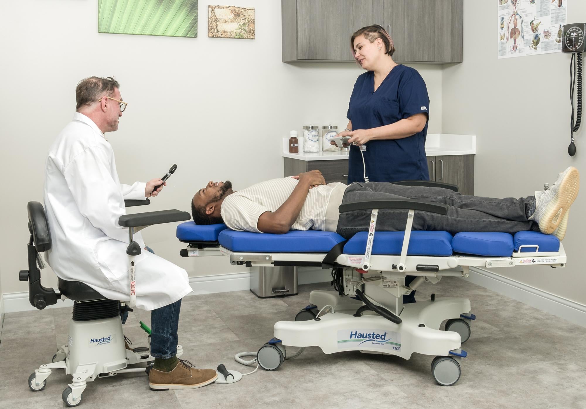 Hausted ESC2 Powered Ophthalmology Platform Procedure Chair | QuinceMedical.com