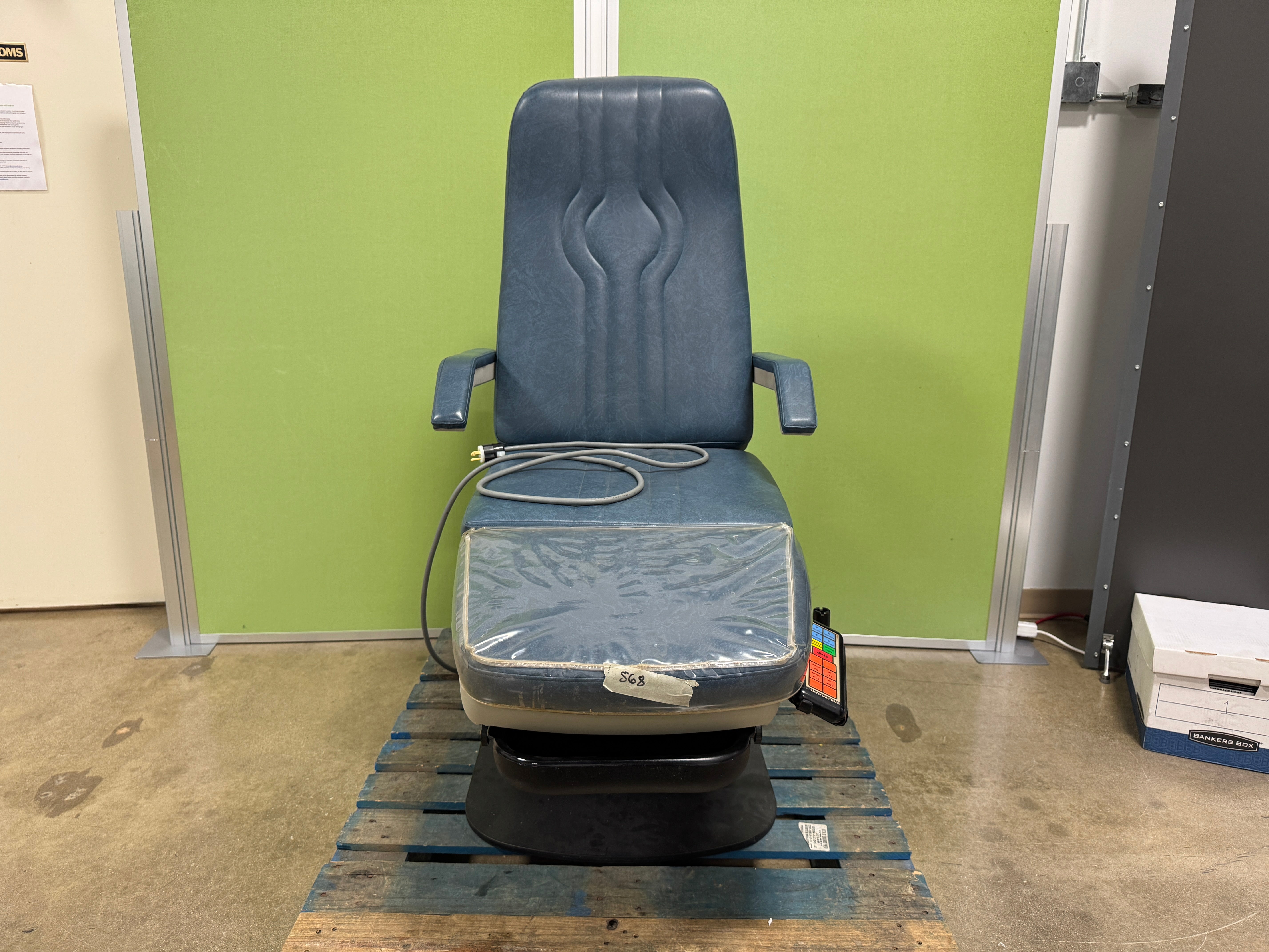 Midmark 416 Power Podiatry Examination Chair