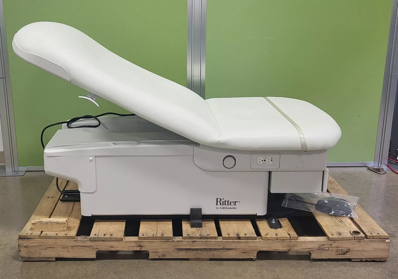 Ritter 224 Barrier-Free Examination Chair