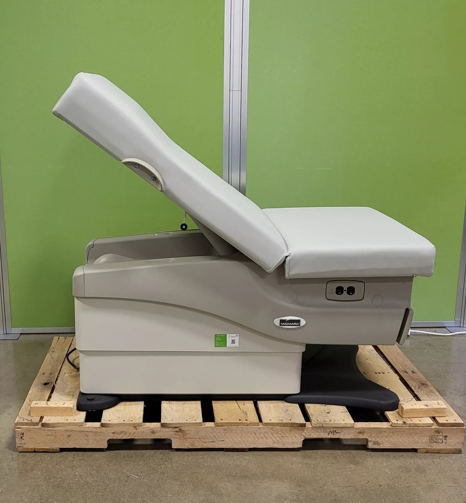 Midmark 625 Barrier-Free Examination Table