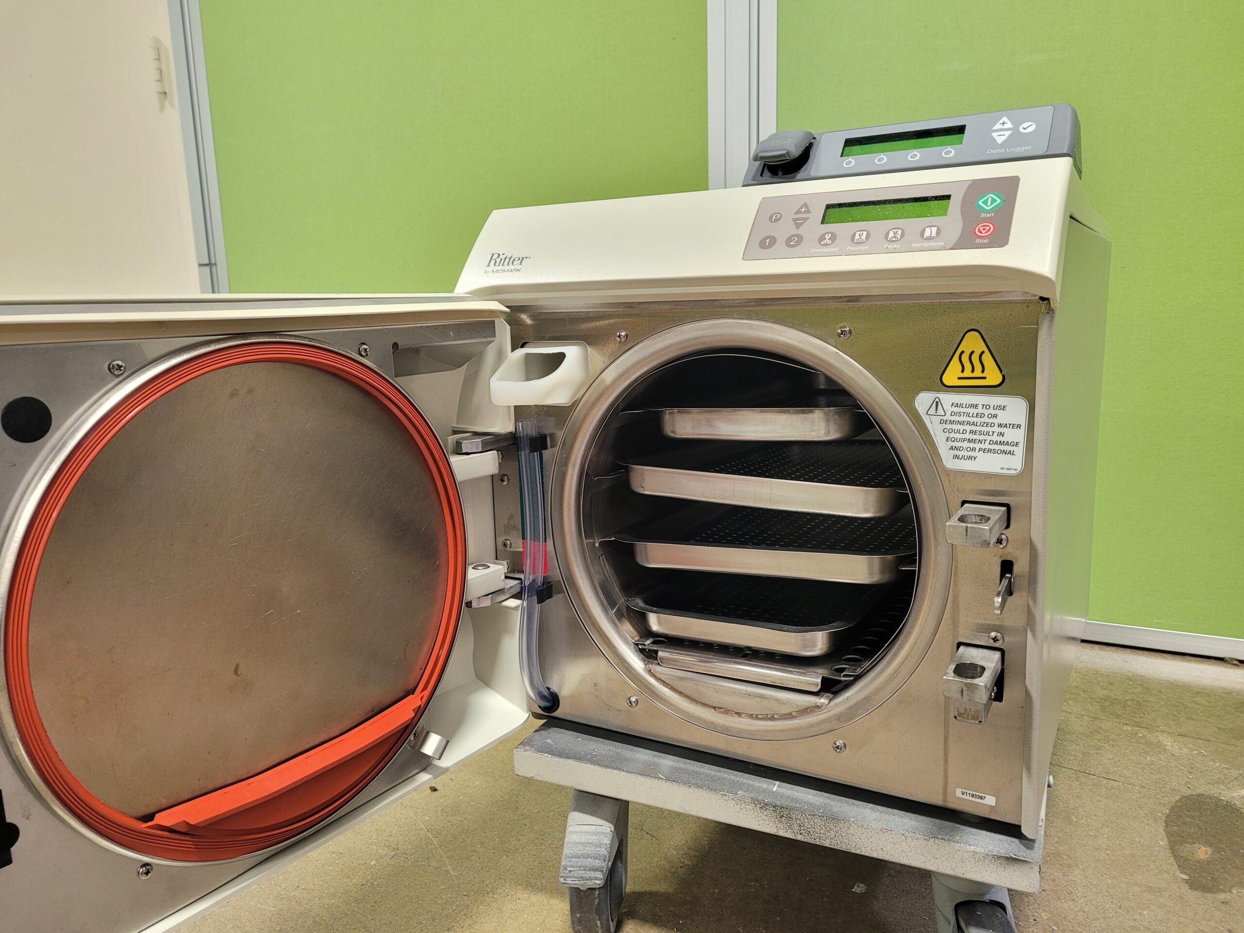 Midmark M11 Autoclave