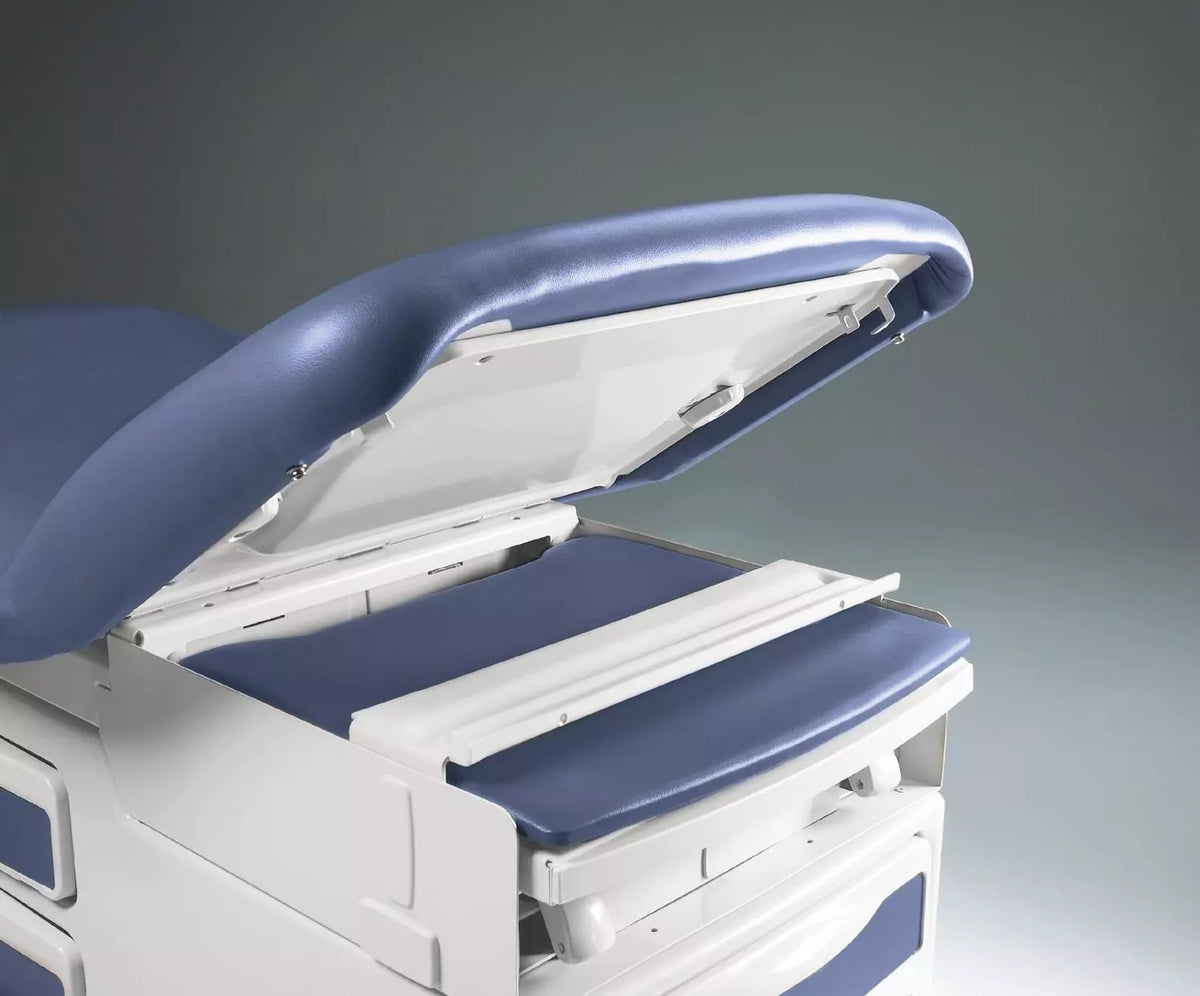 Ritter by Midmark 204 Manual Examination Table with Blue Upholstery (Close Up View)