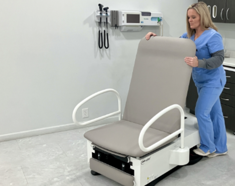 UMF Medical FusionONE 3001 Power Hi-Lo Exam Table – Standard or Premium Upholstery