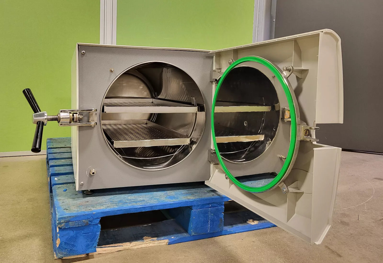 Tuttnauer 3870EA Autoclave