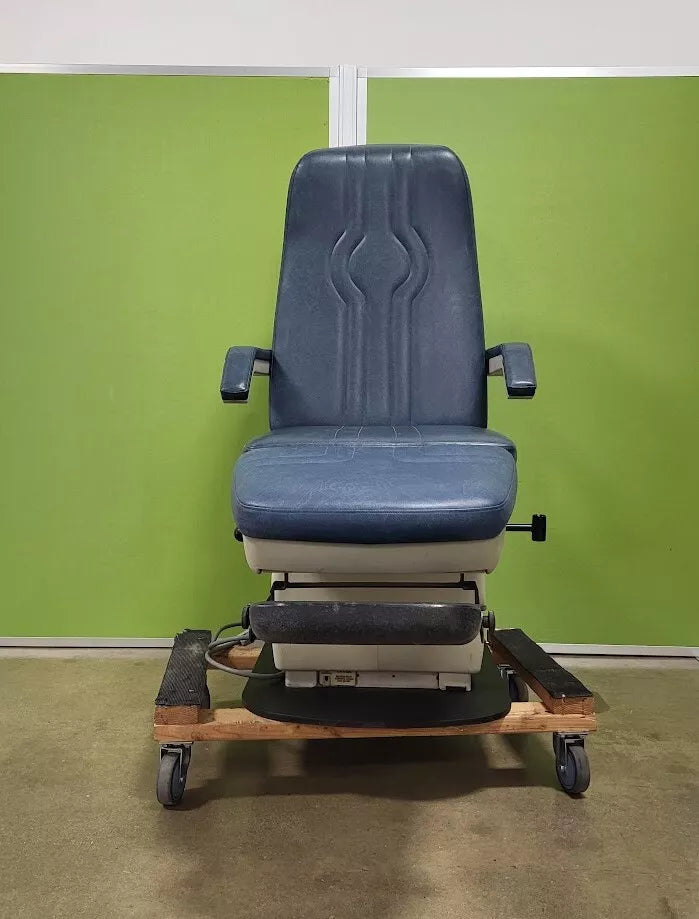 Midmark 417 Podiatry Chair