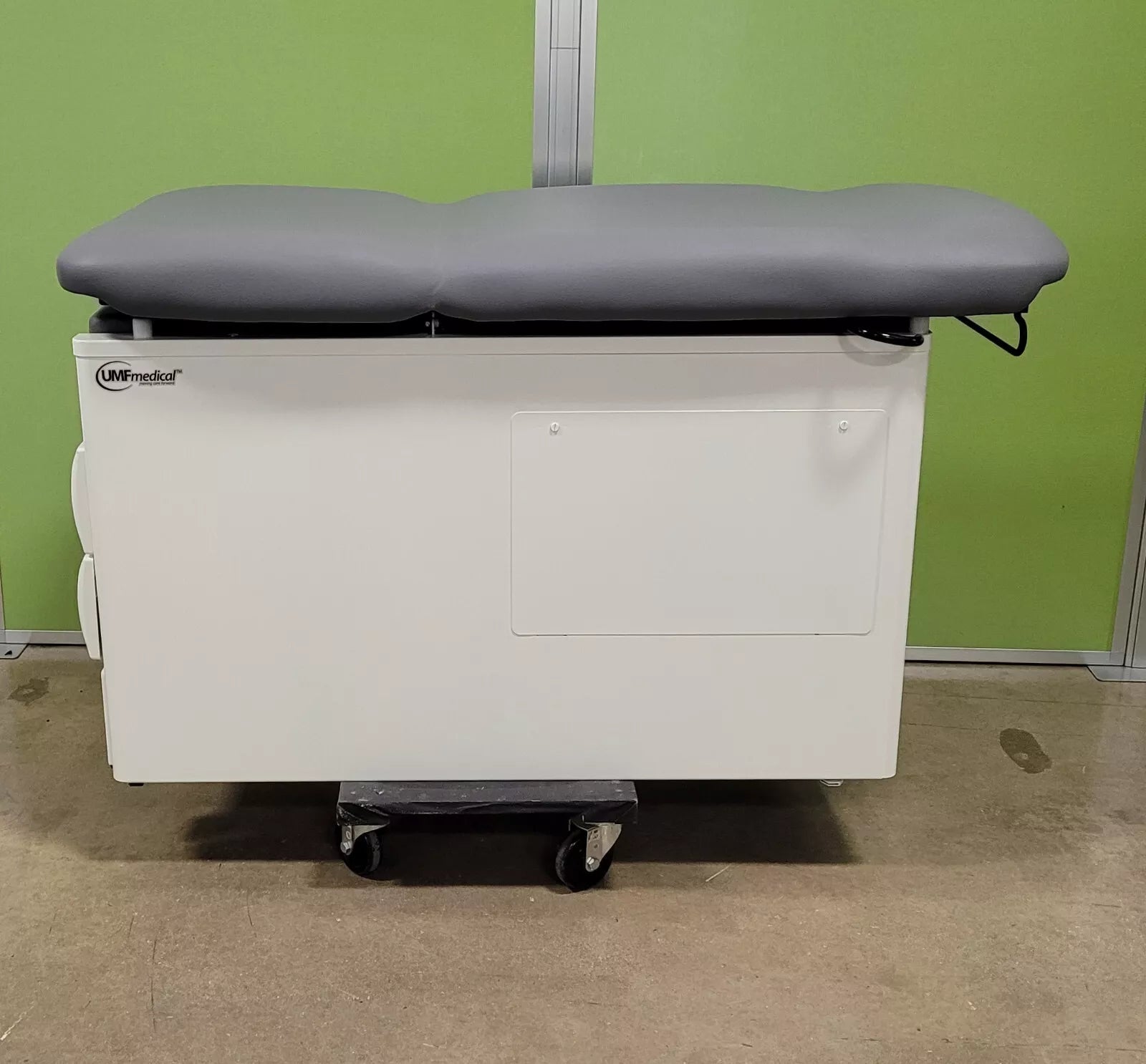 UMF 5240 Signature Series Exam Table