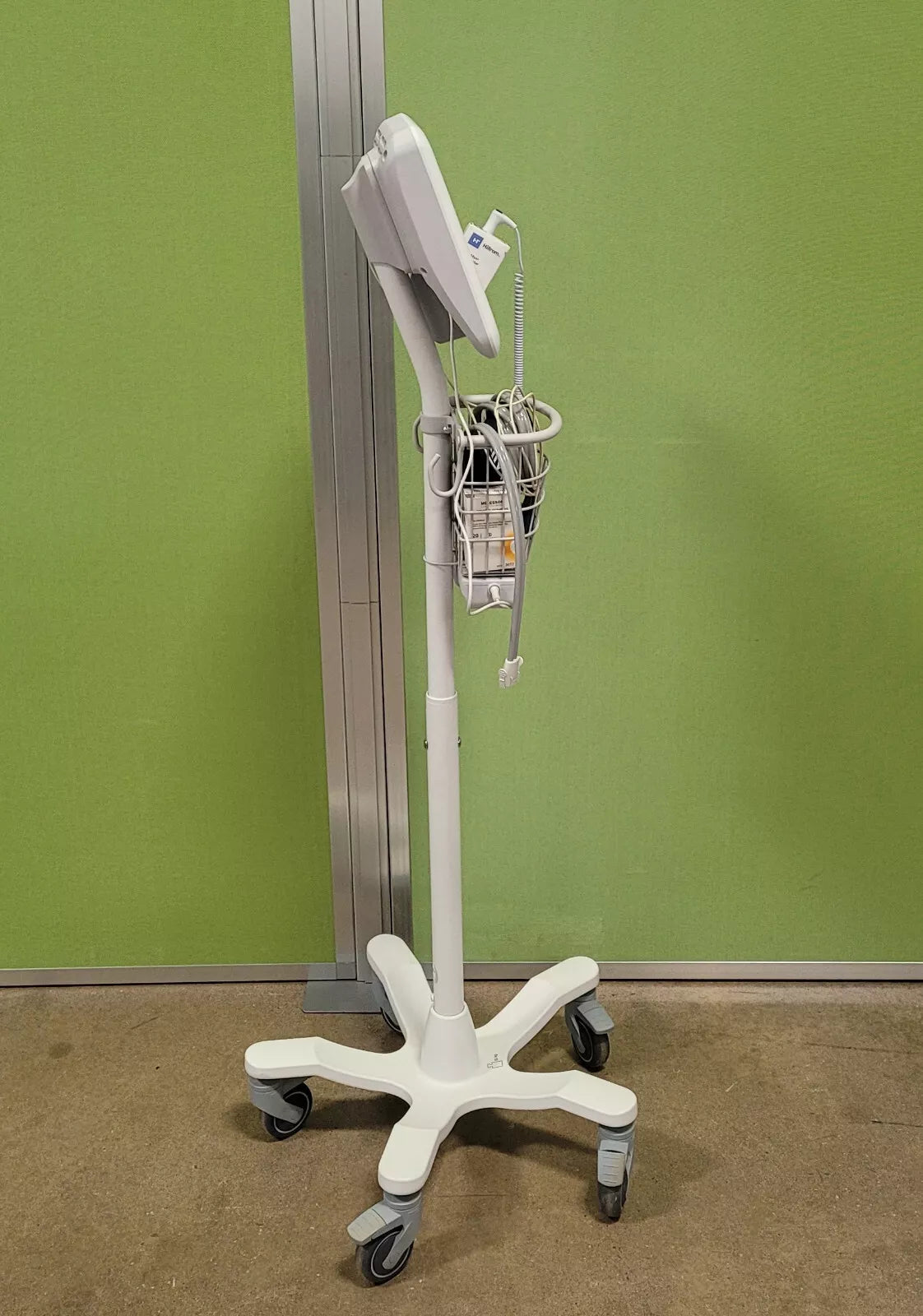 Welch Allyn Vital Signs 4400 Vital Signs Monitor with Stand