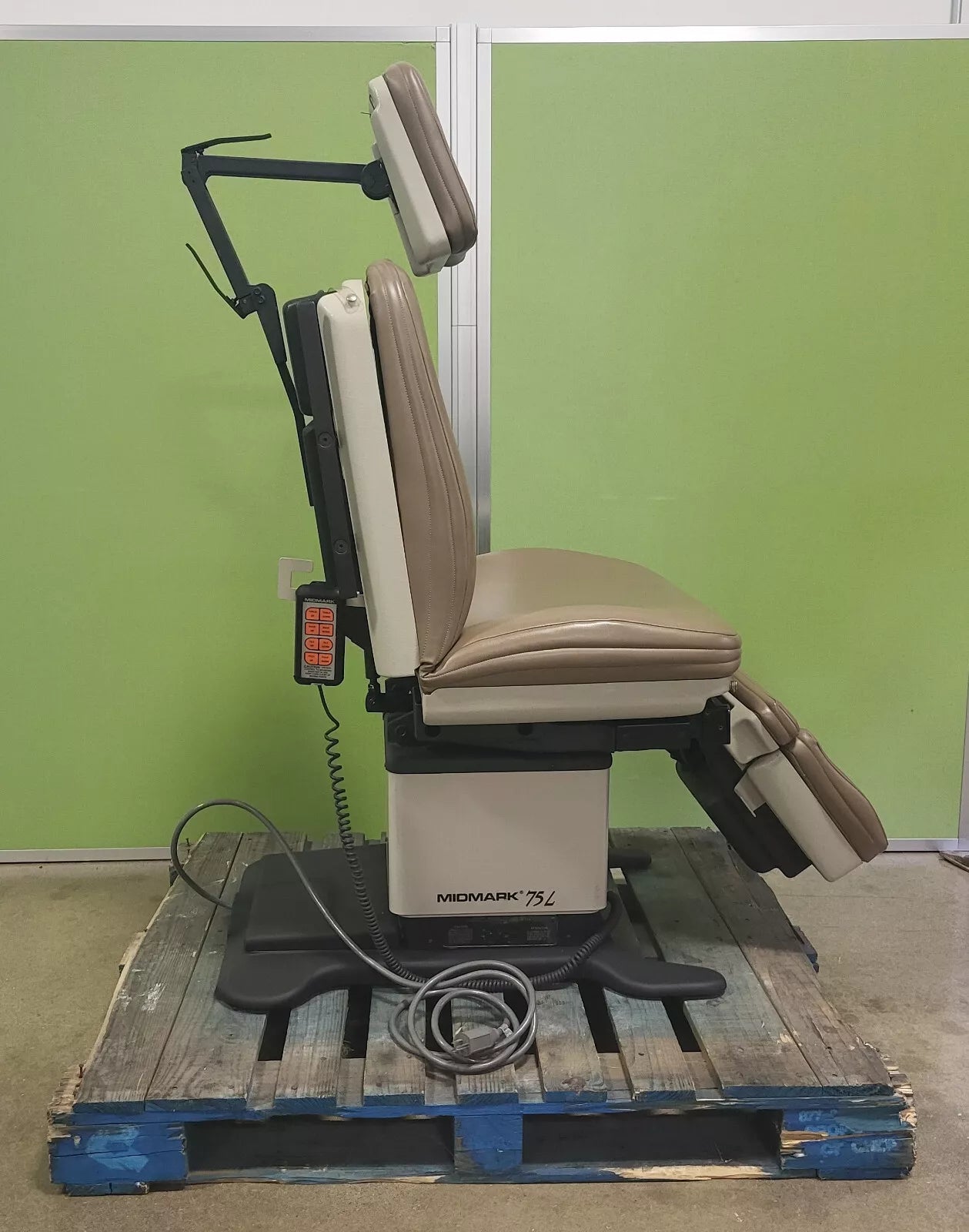 Midmark 75L Power Procedure Chair