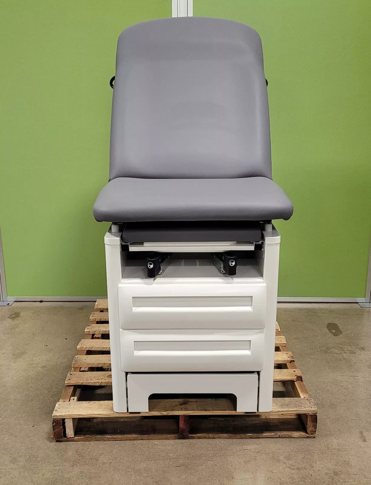 UMF 5240 Signature Series Exam Table