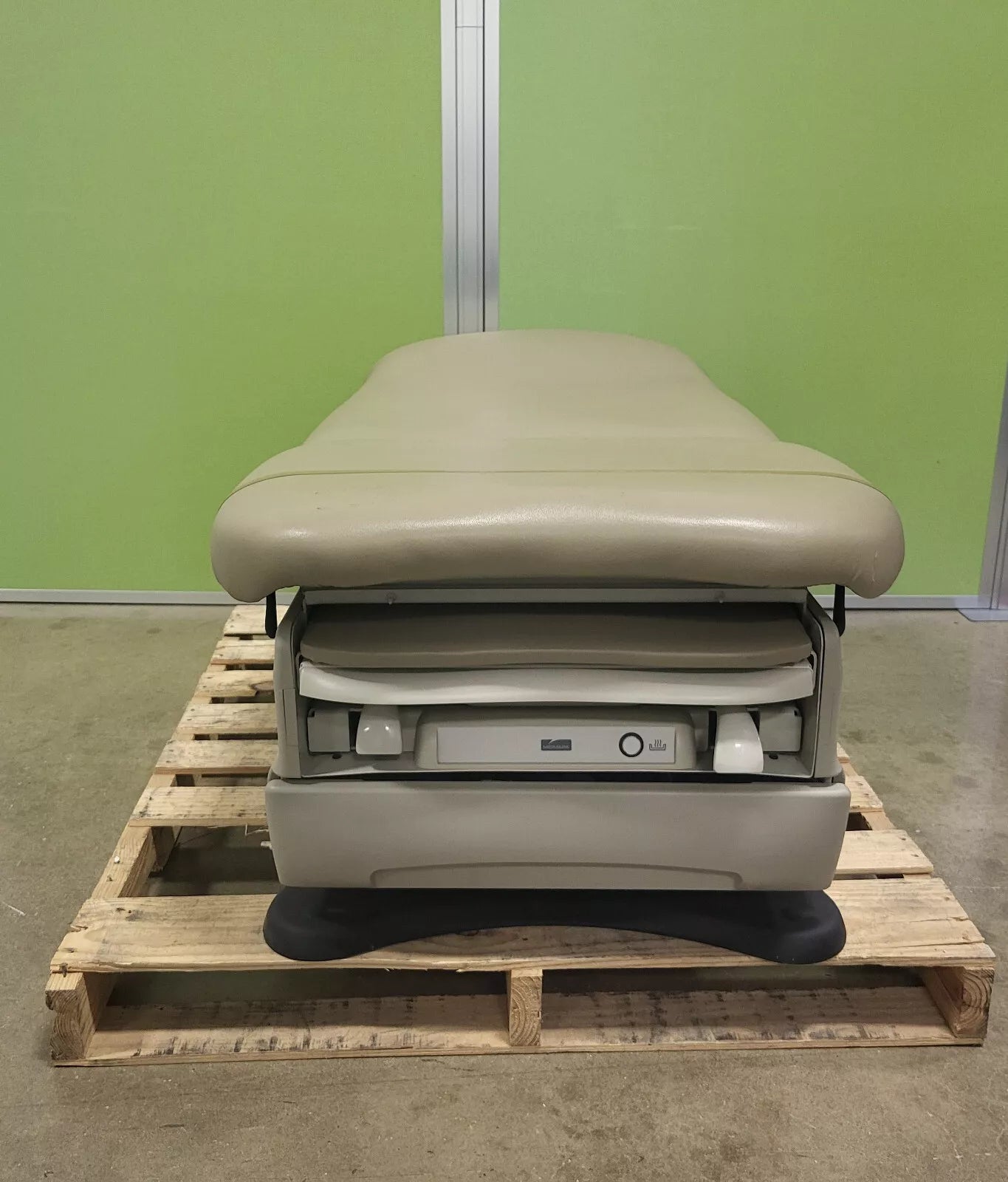 Midmark 625 Barrier-Free Examination Table