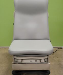 Midmark 625 Exam Table with Wireless Hand and Foot Controls